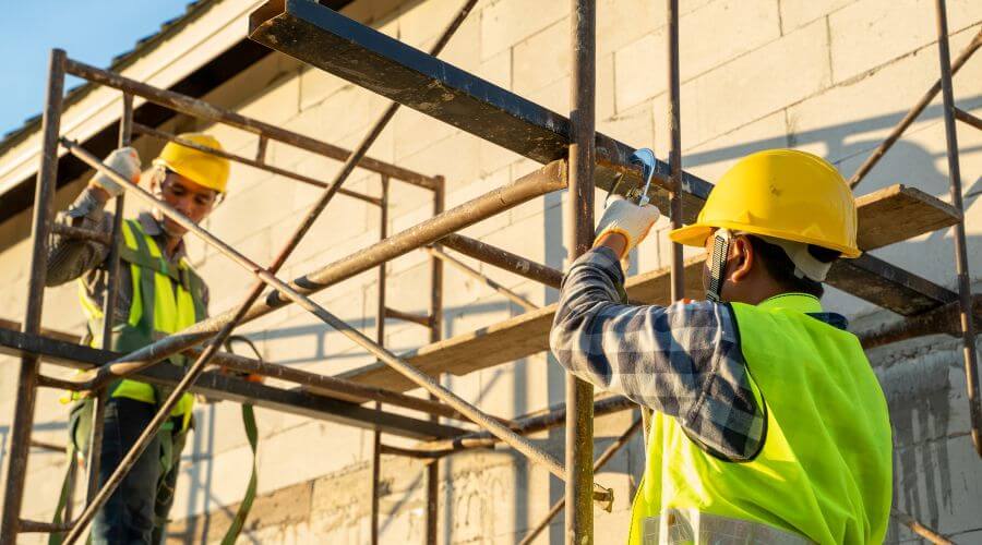 Professional gutter cleaning in Van Alstyne, TX